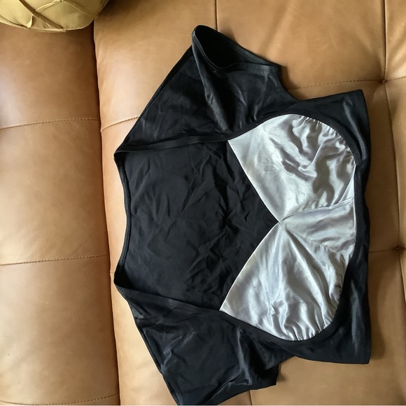 Trulo collection  short stretchy shirt crop top. - Picture 5 of 5